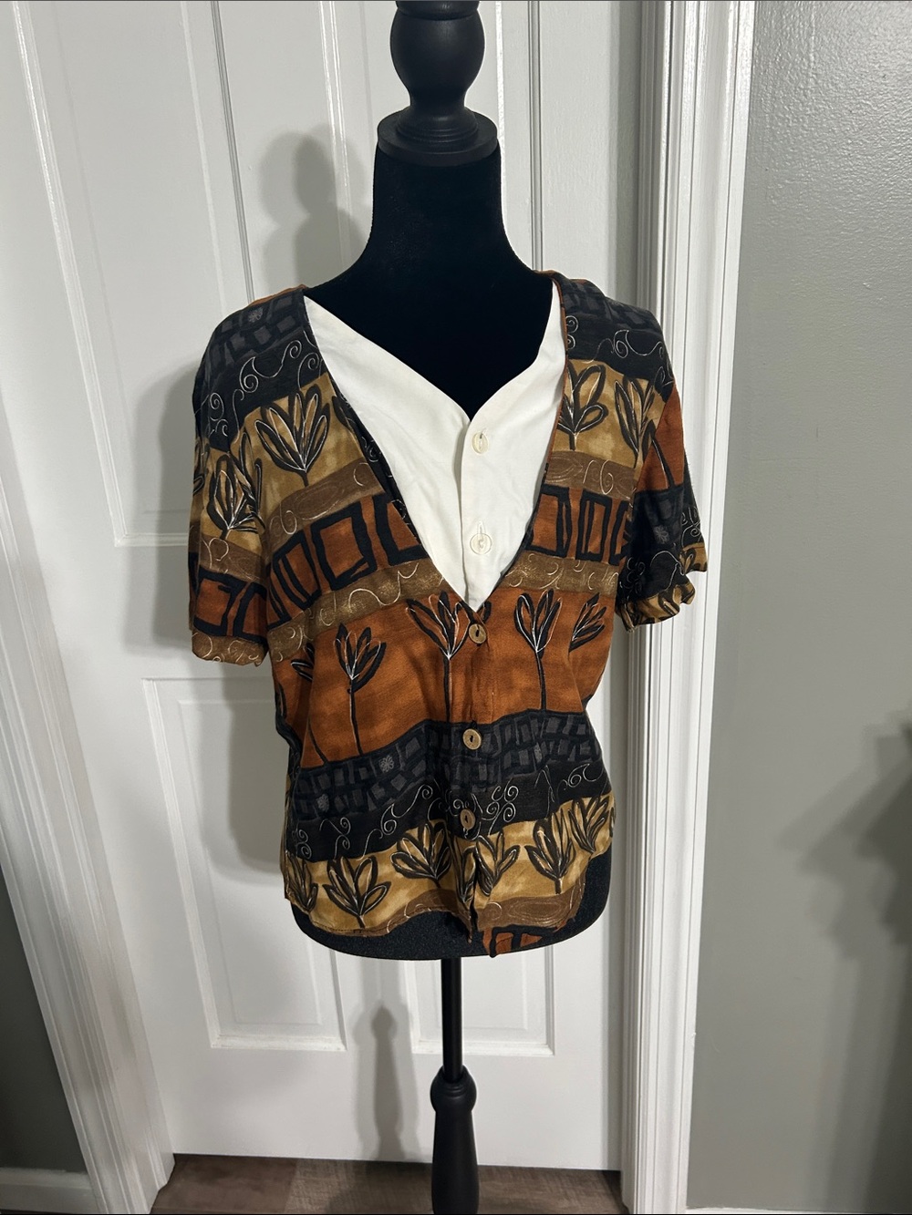 Vintage Woven Patterned Button-Front Women’s Top in Brown & Black